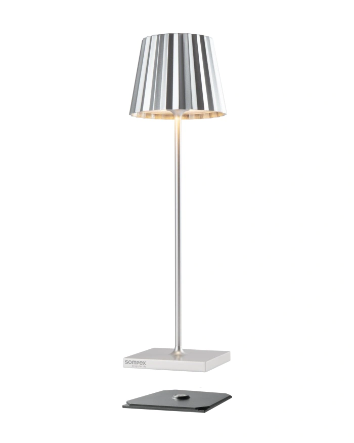 lampe-dexterieur-argentee.webp