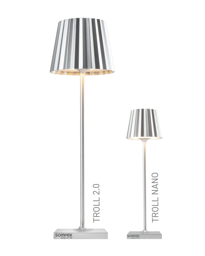 lampe-dexterieur-argentee-2.webp