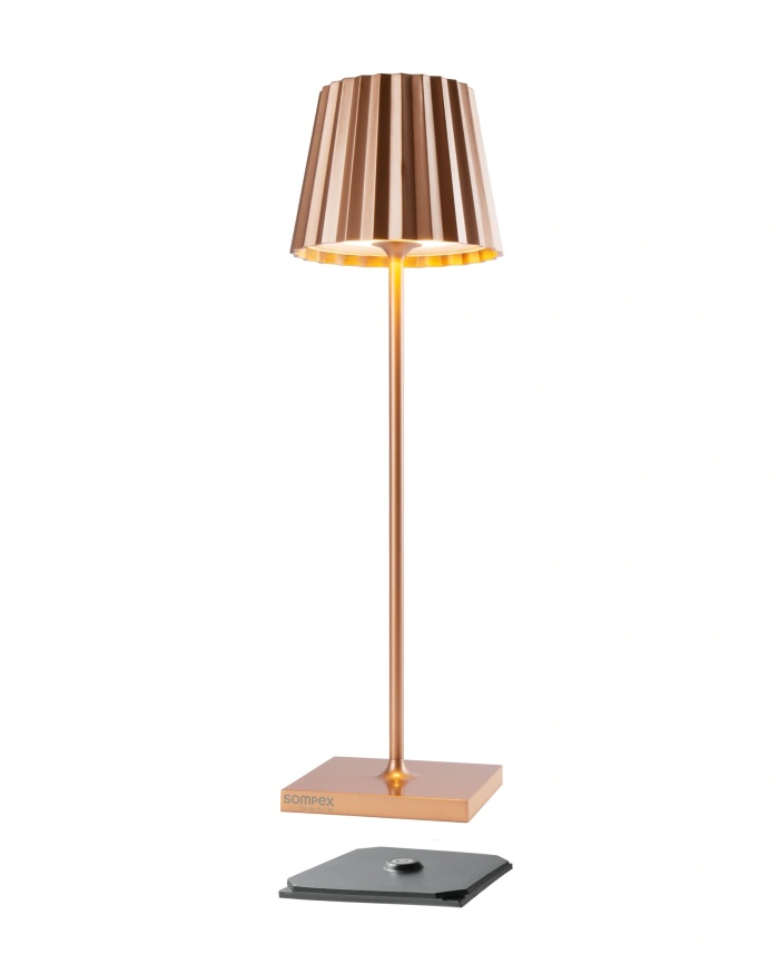 lampe-dexterieur-cuivre.webp